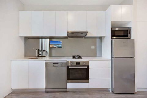 Bondi Beach Studios - Surfers Gold Coast 7