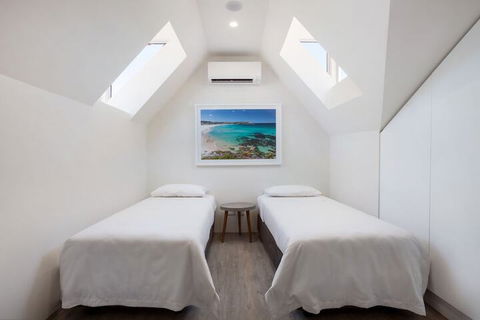 Bondi Beach Studios - Surfers Gold Coast 2
