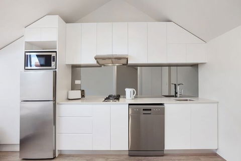 Bondi Beach Studios - Surfers Gold Coast 3