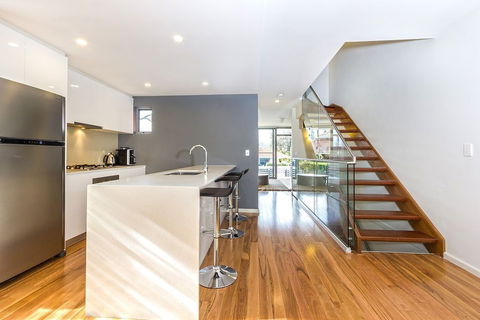 Maroubra Magic (105i) - Surfers Gold Coast 1