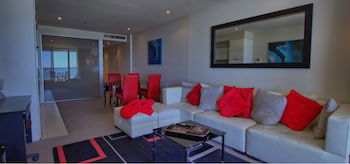 Oceanview Pier 216 - Surfers Gold Coast 0