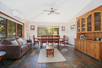 Porepunkah Elms - Surfers Gold Coast 0