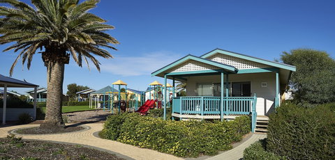 The Retreat At West Beach Parks - Surfers Gold Coast 3