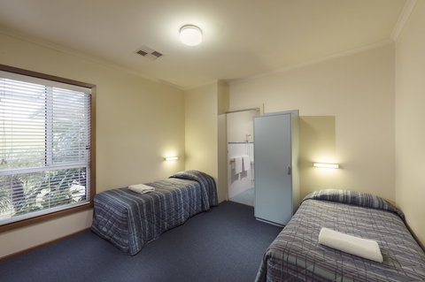 The Retreat At West Beach Parks - Surfers Gold Coast 5