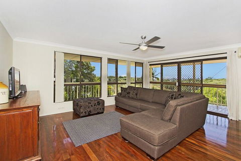 KINGSCLIFF HOLIDAY HOME On The HILL SYDS VIEW - Surfers Gold Coast 4