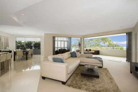 KINGSCLIFF OCEAN VIEW TERRACE By THE FIGTREE 5 - Surfers Gold Coast 2