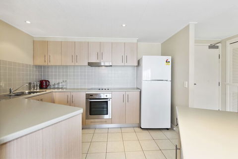 RESORT On The BEACH 4302 - Surfers Gold Coast 3