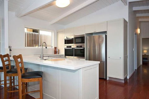 Hedges Avenue Beach House - Surfers Gold Coast 6