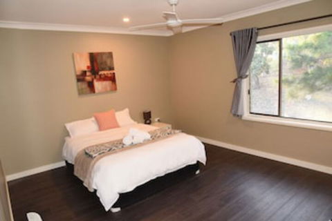 Warrawong Holiday Big Home - Surfers Gold Coast 0