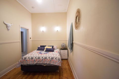 Charleston House - Mathoura - Surfers Gold Coast 4