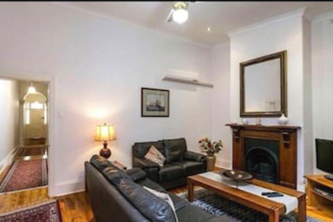 Gordon Street Cottage - Surfers Gold Coast 0