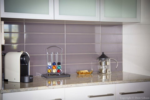 Paradise Hill - Surfers Gold Coast 0