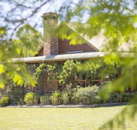 Silky Oak Cottage - Surfers Gold Coast