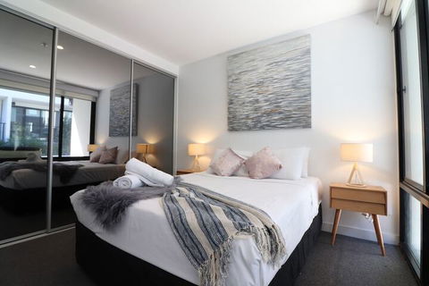 Queen Of Northcote Views Rejuvenate Stays - Surfers Gold Coast 3