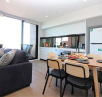 Queen of Northcote Views Rejuvenate Stays - Surfers Gold Coast