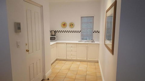 Two Sisters Chalets - Surfers Gold Coast 4