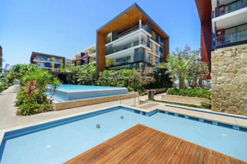 Deluxe Retreat In The Centre Of Convenience - Surfers Gold Coast 0