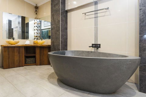The Penthouse Port Douglas - Surfers Gold Coast 1