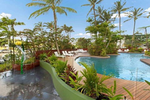 Cairns Luxury Waterfront Apartment - Surfers Gold Coast 3