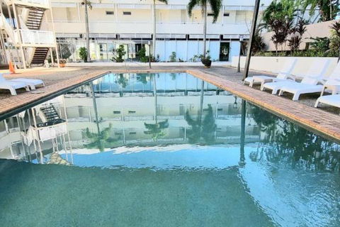 Cairns Luxury Waterfront Apartment - Surfers Gold Coast 4