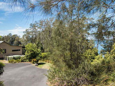 Tuppys On The Lake - Surfers Gold Coast 2