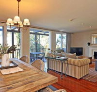 Villa Beaujolais Located Within Cypress Lakes - Surfers Gold Coast