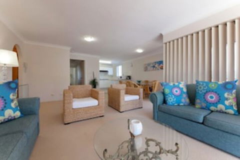 Kamilaroi Unit 6, 58-60 Magnus Street - Surfers Gold Coast 0