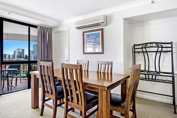 Victoria Square Apartment Broadbeach Level 9 - Surfers Gold Coast 3