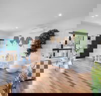 AUJOY 3 Bed Townhouse Burwood 1 - Surfers Gold Coast