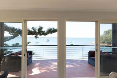 VUES At Salamander Bay - Surfers Gold Coast 0