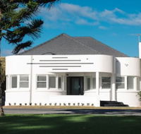Deco Beach Luxury Apartments - Surfers Gold Coast