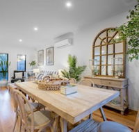 AUJOY 3 Bed Townhouse Burwood 3 - Surfers Gold Coast