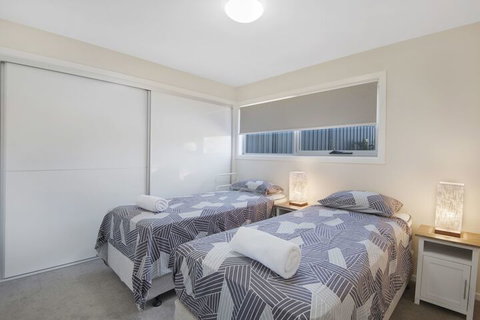 T-Bar On Twynam - Surfers Gold Coast 2
