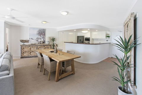 Cotton Tree Absolute Waterfront - Surfers Gold Coast 7