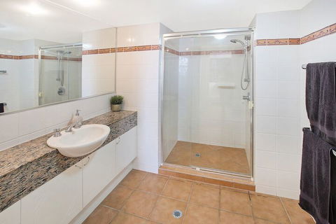 Cotton Tree Absolute Waterfront - Surfers Gold Coast 3