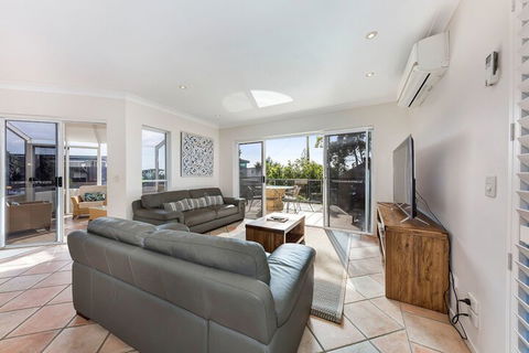 Panoramic And Ocean Views - Surfers Gold Coast 7