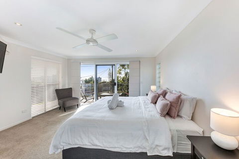 Panoramic And Ocean Views - Surfers Gold Coast 3