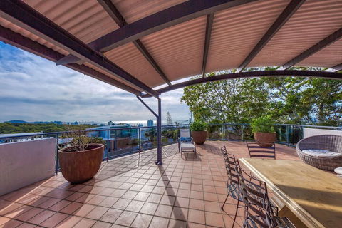 Panoramic And Ocean Views - Surfers Gold Coast 1