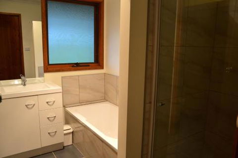 1 School Road Wandiligong - Surfers Gold Coast 4