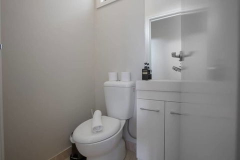 70 Greenbell Doncaster - Surfers Gold Coast 4
