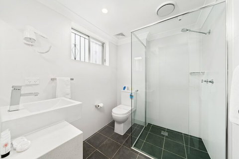 WM Hotel Bankstown - Surfers Gold Coast 4