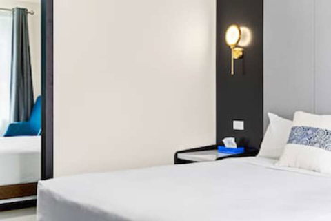 WM Hotel Bankstown - Surfers Gold Coast 0