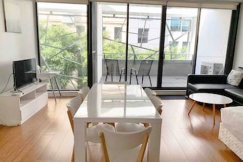 CBD Apartment In Perfect Location - Surfers Gold Coast 0
