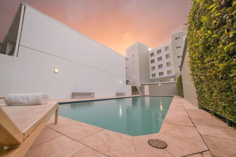 Absolute Riverfront One Bedroom Apartment - Surfers Gold Coast 3