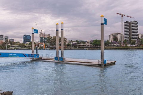 Absolute Riverfront One Bedroom Apartment - Surfers Gold Coast 2