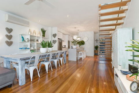 COASTAL CHIC At CASUARINA - Surfers Gold Coast 2