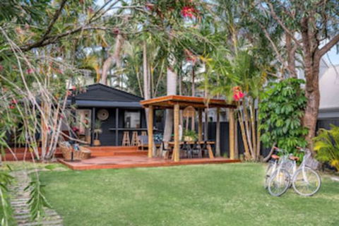 A PERFECT STAY - 3 Salty Sisters - Surfers Gold Coast 0