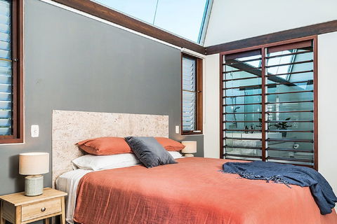 Your Luxury Escape - On The Bay 2 - Surfers Gold Coast 6