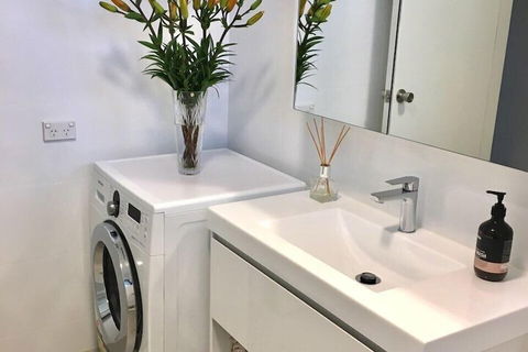 Cozy Apartment In Waverton - Surfers Gold Coast 1