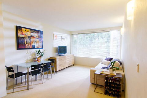 Cozy Apartment In Waverton - Surfers Gold Coast 2